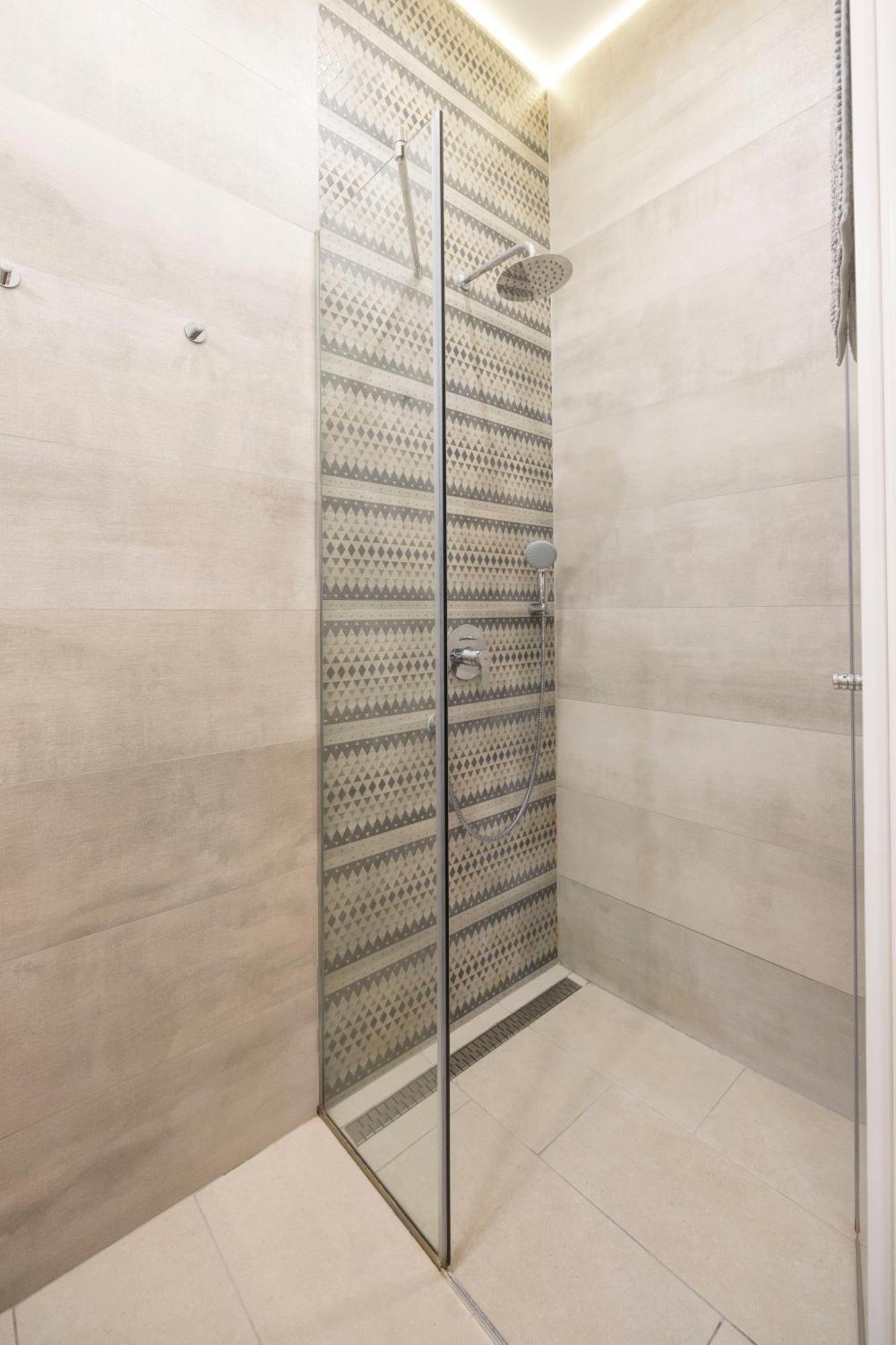 Luxury Quentin Apartment 3 Bedrm, 2 Bathrm Budapest Kültér fotó